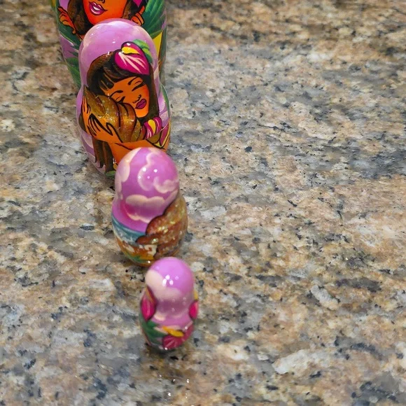 3 Russian Wooden Nesting Dolls - Picture 9 of 11